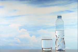 WHY YOU SHOULDN’T DRINK WATER IMMEDIATELY BEFORE AND AFTER MEALS